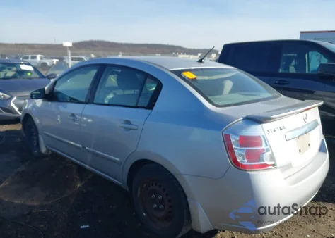 2011 Nissan Sentra 2.0S z USA, uszkodzony, nr VIN 3N1AB6AP3BL640239